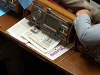 Янукович разрешил народным «кнопкодавам» менять Конституцию, используя чужие карточки