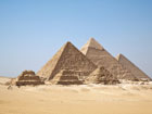 Египетские пирамиды окружили танки. Турсектор теряет миллиарды долларов