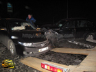Киевлянин на «Крайслере» разбил две «Тойоты». А потом, улучив момент, быстро удрал с места ДТП. Фото