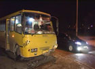 В Киеве неуправляемая «Инфинити» сбивала все на своем пути. Остановить ее удалось лишь забору. Фото