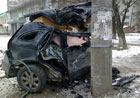 В Харькове от удара о столб крутой джип разорвало пополам. Водитель чудом остался жив. Фото