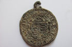 Археологи раскопали в селе на Волыни уникальный медальон конца XVI века. Фото