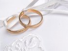 Половина украинцев считают нормой регистрировать брак одновременно в ЗАГСе и в церкви