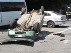 На Хмельнитчине «Шкода» столкнулась сразу с двумя авто. Одна машина даже перевернулась. Фото