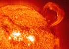 На Солнце сняли мощнейшую вспышку. Астрономы такого еще не видели. Видео