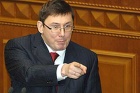 Подход Януковича: друзьям - все, врагам – закон, народу – гроб /Луценко/