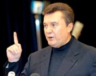 Янукович выдал Табачнику и Герман свой почетный президентский пендель