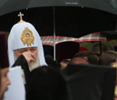 Ляпы допускают не только политики. Патриарх Кирилл оговорился так, что Янукович нервно закурил бы