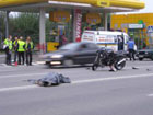 В Киеве «немец», решив развернуться через двойную сплошную, убил мотоциклиста. Фото