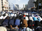 90 тысяч молящихся мусульман оккупировали Москву. Фото