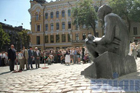 Писатель-сатирик Жванецкий открыл памятник Бабелю в Одессе. Фото