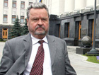 Янукович поздравил Плюща с юбилеем и выдал медальку