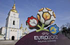 Чтобы попасть на стадион во время Евро-2012 придется выстоять многочасовую очередь и пройти досмотр