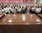 Сладкоежкам на заметку. В Чикаго сделали самую большую шоколадку в мире. Фото