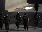 Мексиканская полиция нашла два грузовика с трупами. Фото