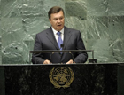 Янукович радовался как ребенок каждому рукопожатию с буржуями. Фото