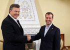 Как Янукович ходил хвостиком за Медведевым и Путиным. Фото