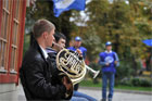 Киевляне танцевали и играли на музыкальных инструментах вместе с «Молодыми регионами»