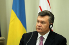 Украинцам всего за 6 тысяч предлагают выпить шампанское с Януковичем. То ли аферисты работают, то ли на новое «Межигорье» не хватает
