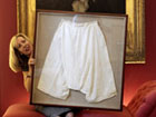 Панталоны королевы Виктории за бешеные бабки купил неизвестный ценитель. Что дальше? Лифчик Люси Янукович?