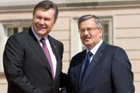 Президент Польши все еще грустно всматривается в туман, пытаясь увидеть силуэт Януковича