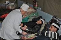 В Донецке под капельницы попали 28 чернобыльцев. Их возят в «неправильные» больницы. Фото