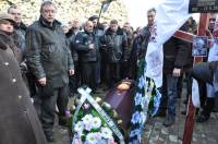 Пиар можно сделать на всем. Как по Донецку чернобыльцы пустой гроб носили. Фото