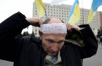 Харьковские чернобыльцы присоединились к акции протеста. Голодать пока не хотят, но палатки уже ищут