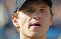 Талант Алиева кривляться и строить рожи фанаты «Карпат» оценили очень неприличным словом. Видео