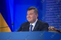 Янукович рассказал журналистам о негативном взаимодействии задницы и будущего страны. Фото