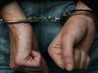 В московском метро разгуливают люди с заклеенными ртами. Силовикам это почему-то очень не нравится