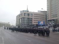 Митинг в Москве еще не начался, а 40 автобусов с ОМОНом уже готовы радушно встретить протестантов