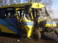 На Львовщине пассажирский автобус столкнулся с деревом: травмированы 32 человека. Фото
