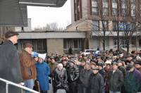 Донецкие чернобыльцы вновь взбунтовались. Говорят, Азаров украл их пенсии. Фото