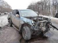 Под Макеевкой столкнулись Mitsubishi L 200 и Volkswagen LT 200. Один человек погиб, семеро – травмированы. Фото