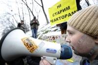 От Азарова потребовали не превращать Украину в «Ядерный мусорник»