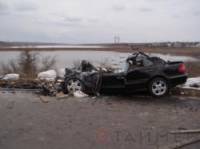 В Одесской области «Мерседес» въехал под грузовик и загорелся. Водитель погиб на месте