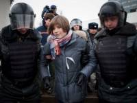Российские «копы» повязали около 100 митингующих «против наглой лжи канала НТВ»