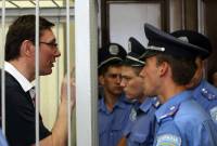 У Азарова просят Европейский суд особо не вникать в дело Луценко. Мол, к чему эти лишние нервы