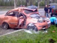 В Донецке неосторожный водитель врезался в столб, погубив свою спутницу