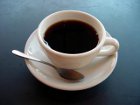 Ученые установили, почему во время ходьбы кофе выплескивается из чашки