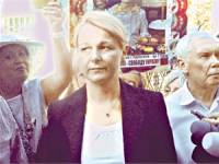 Немецкий врач Тимошенко приступила к работе. Для начала отказалась от фуршета и выгнала из палаты Власенко