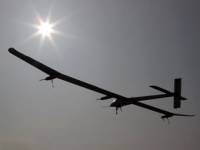 Самолет на солнечных батареях завершил первую часть рекордного перелета