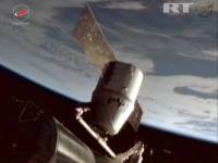 Первый в мире частный космический корабль вернулся с МКС на Землю