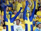 Киевская милиция поблагодарила шведских болельщиков за толерантность. Но на всякий случай отделила их от украинцев