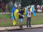 Донецк захлестнула волна патриотизма. На каждом углу копеечные флажки продают по 50 грн. за штуку
