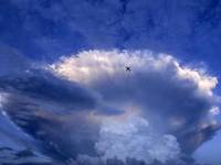 Странное «грибное» облако в небе над Пекином напугало китайцев