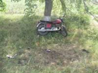 На Николаевщине мотоцикл врезался в дерево: двое погибших, еще двое – в больнице