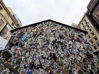 Болельщики выкинули в центре Киева около 170 тонн мусора