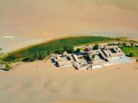 Удивительное озеро Полумесяца в Китае – под угрозой исчезновения